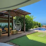 Mansao De Verao Luxuosa Na Praia Do Estaleirinho